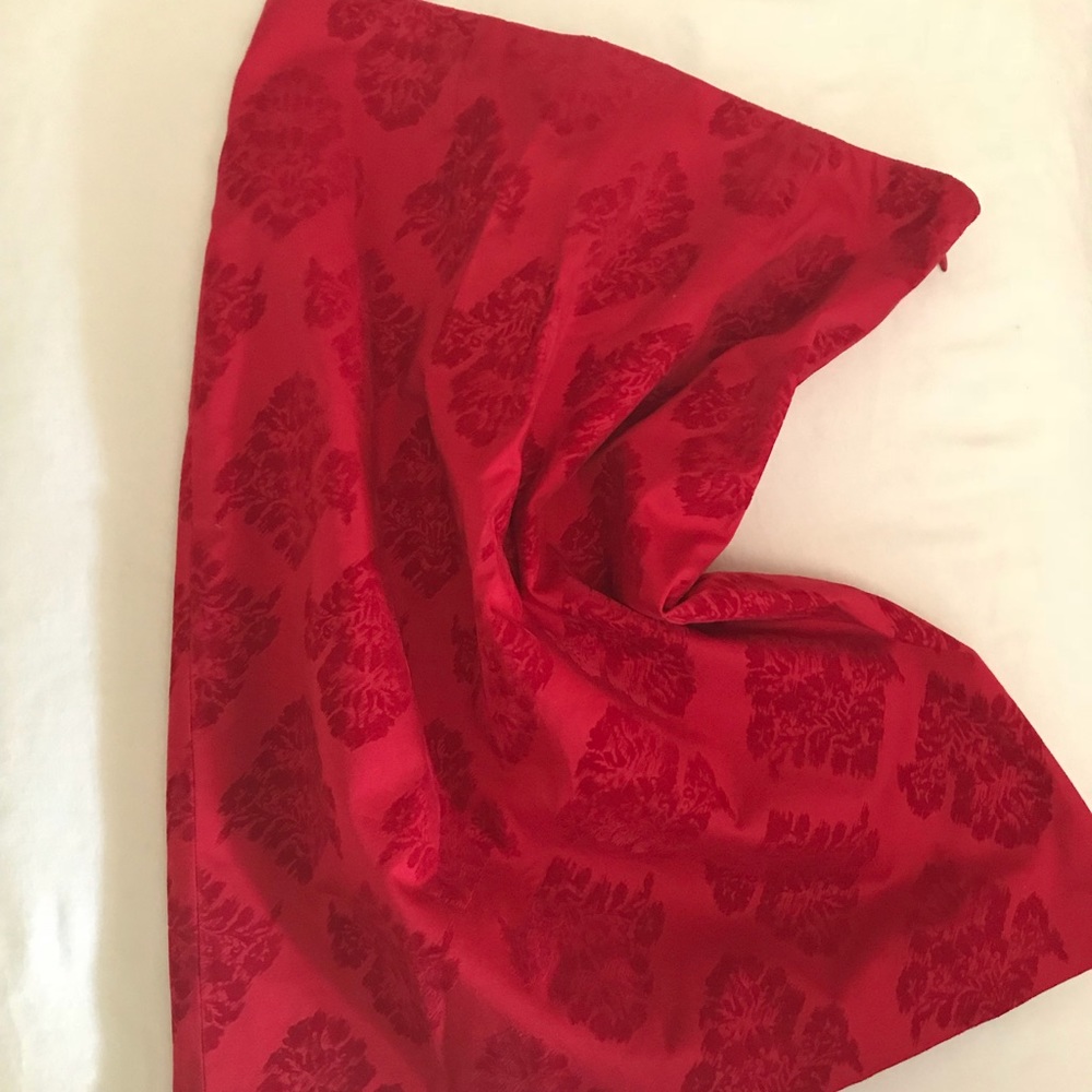 Apostrophe skirt